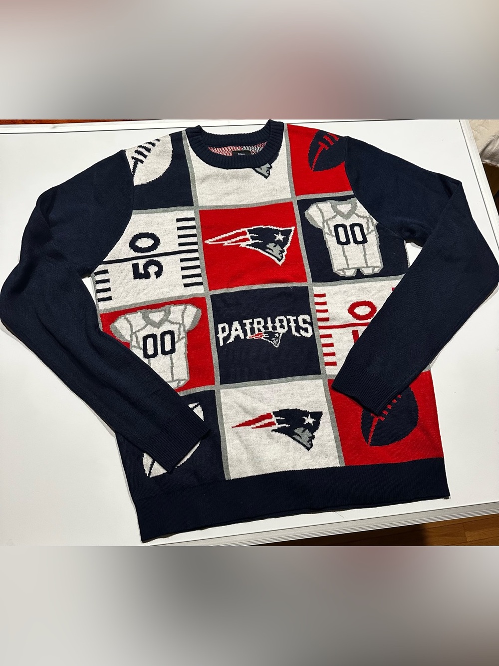 New England Patriots Sweater Mens Size Large Blue Gray NFL Football Sports Fan